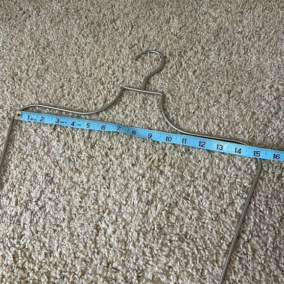 Victorias Secret Full Body Wire Form ~Minimalist Wire Wall Decor - Picture 3 of 8